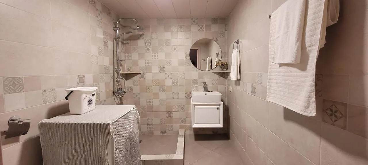 Number 4 - Apartment In Old Tbilissi 0*,